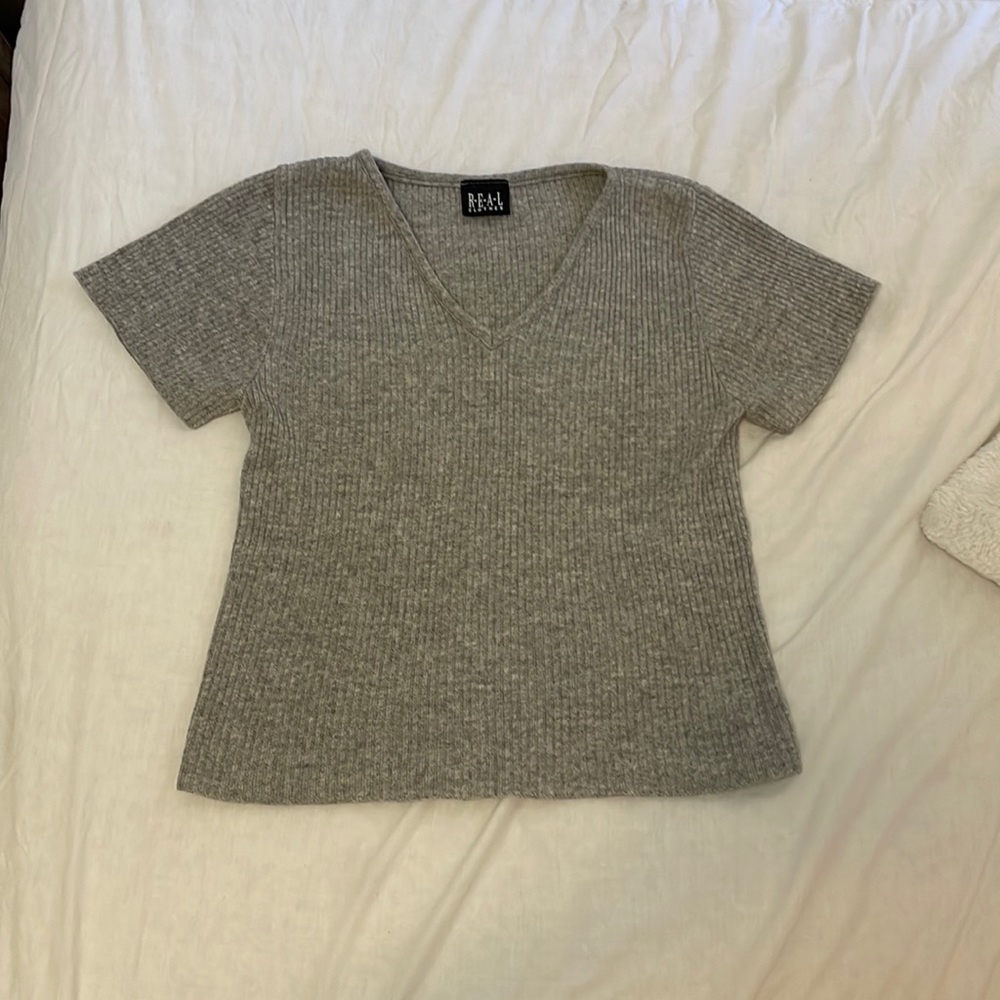 grey v neck shirt
